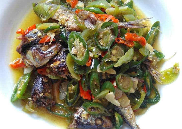 Ikan asin cabe hijau