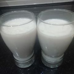 A picture of Almonds Milk.
