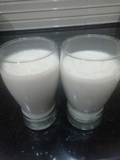 A picture of Almonds Milk.