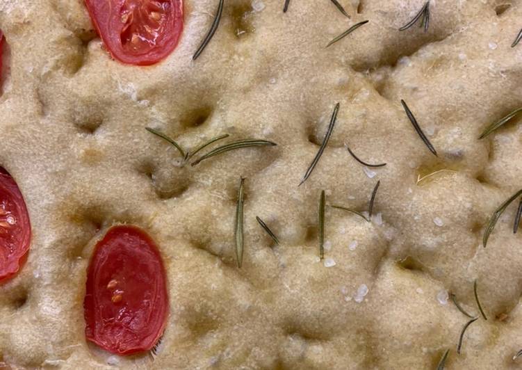 Focaccia al rosmarino e/o pomodorini