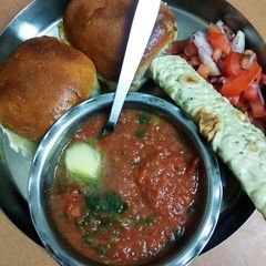 A picture of Pav bhaji.