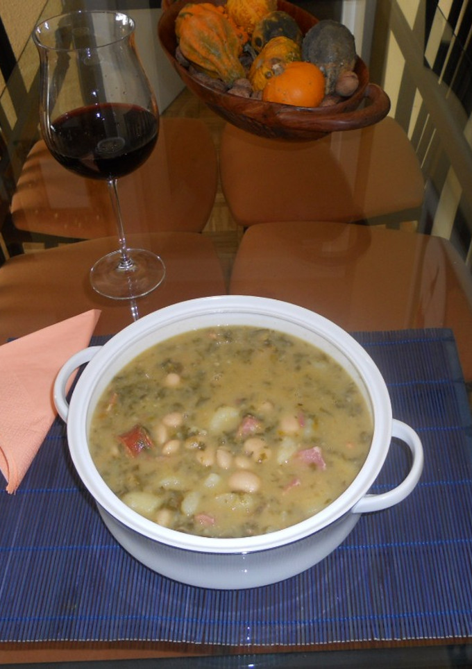 Una foto de Caldo gallego