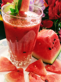 तरबूज का जूस (Tarbooj ka juice recipe in hindi) रेसिपी मुख्य फोटो