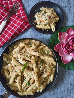 व्हाइट सॉस पास्ता white sauce pasta recipe in Hindi) रेसिपी मुख्य फोटो
