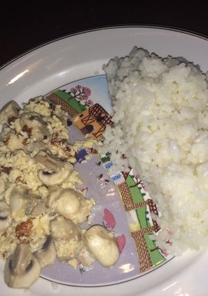 Foto principal de Revuelto de champiñones con arroz blanco