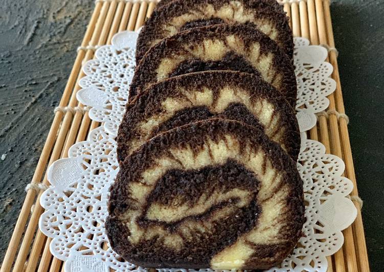 Hurricane swiss roll cake