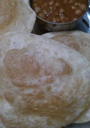 छोले भटूरे (chole bhature recipe in Hindi) रेसिपी मुख्य फोटो