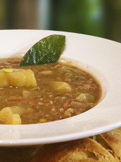 Una foto de Lentejas estofadas con amanitas y verduras