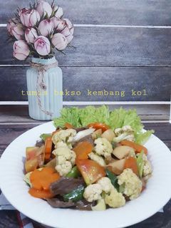 Foto resep Tumis bakso kembang kol