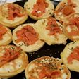 Pancakes al salmone e erba cipollina