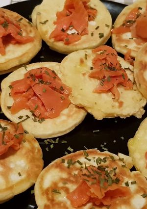 Foto di Pancakes al salmone e erba cipollina