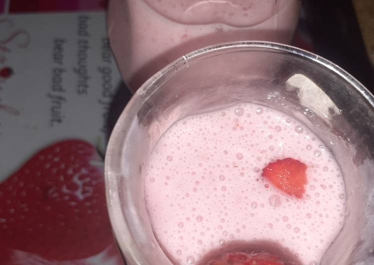 Recipe of Speedy Strawberry shake