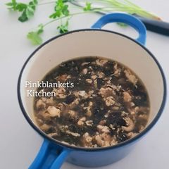 A picture of Seaweed Soup.