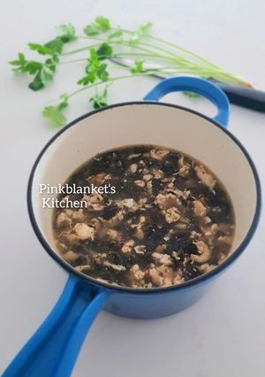 A picture of Seaweed Soup.