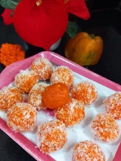 पपीता नारियल मावा लड्डु (Papita Nariyal Mawa Ladoo) रेसिपी मुख्य फोटो