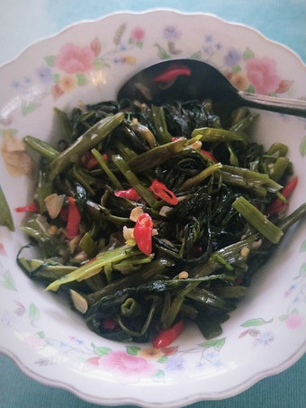 Cara Gampang Menyiapkan Tumis Kangkung Terasi yang Bisa Manjain Lidah