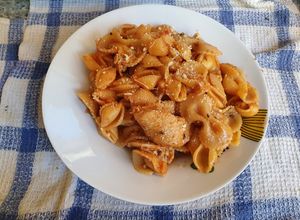 Una foto de Caracoles con pollo