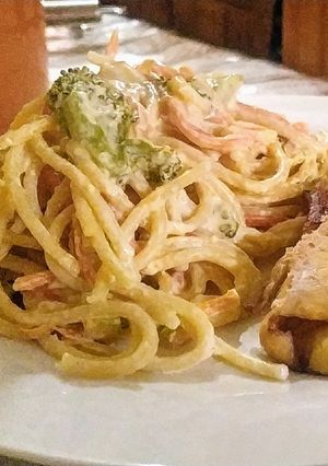 Una foto de Spaghetti cremoso con verduras