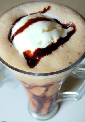 A picture of Cold coffee with ice cream.