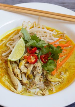 A picture of Chicken laksa.