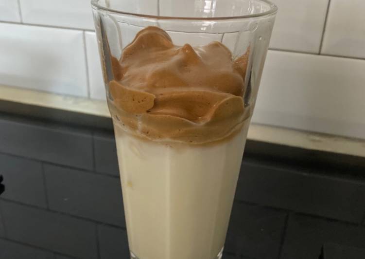 Cara Gampang Membuat Dalgona coffee ice yang Sempurna