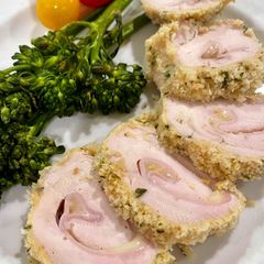 A picture of Chicken Cordon Bleu.