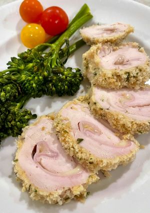 A picture of Chicken Cordon Bleu.
