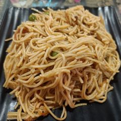 A picture of Peas Garlic Noodles.