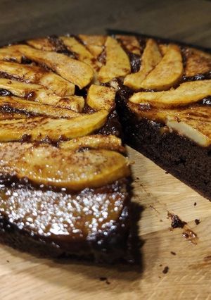 A picture of Pear upside down cake.