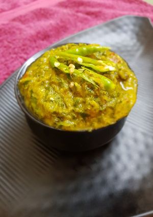 A picture of Avocado Spinach curry.