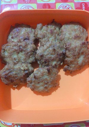 รูปของ หมูสับปั้นก้อนทอด