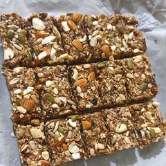 Oats mixseed Bars (granola bars) A picture of Oats mixseed Bars (granola bars).