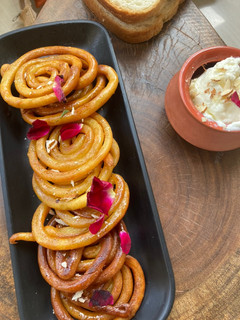 ब्रेड जलेबी (bread jalebi recipe in Hindi) रेसिपी मुख्य फोटो