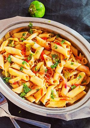 वेजिटेबल पास्ता (Vegetable pasta recipe in Hindi) रेसिपी मुख्य फोटो