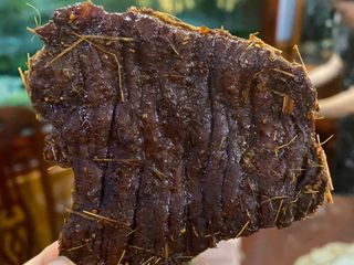 Thịt bò khô dạng miếng bằng nồi chiên không dầu