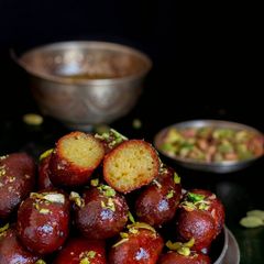 A picture of Kala Jamun.