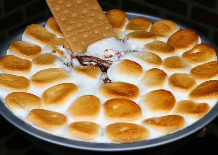 Easiest Way to Make Perfect S&#39;mores Dip
