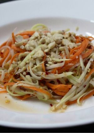 A picture of Raw Papaya Salad.