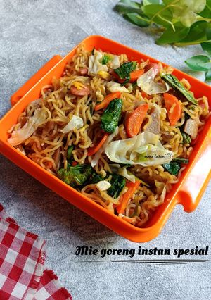 Foto resep Mie goreng instan spesial