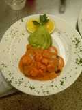 Filete de róbalo en salsa de camarón