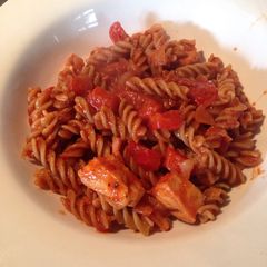A picture of Wholewheat chicken pasta.