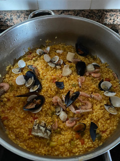 Una foto de Arroz de marisco con verduras