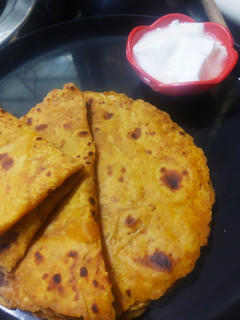 સત્તુ કે પરાઠે (Sattu ke parathe recipe in Gujarati) રેસીપી મુખ્ય ફોટો