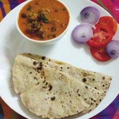 Chana masala with Roti A picture of Chana masala with Roti.