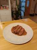 Magret de pato con compota de manzana