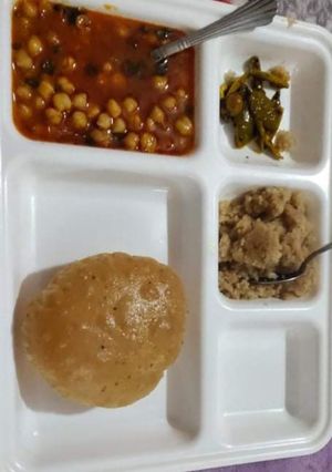 छोले भटूरे (chole bhature recipe in Hindi) रेसिपी मुख्य फोटो