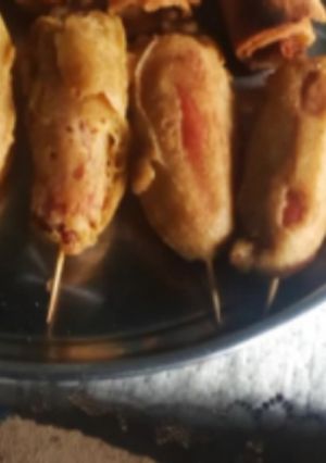 A picture of Sausage in flour.