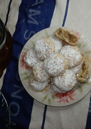A picture of Egyptian Eid cookies (Kahk).