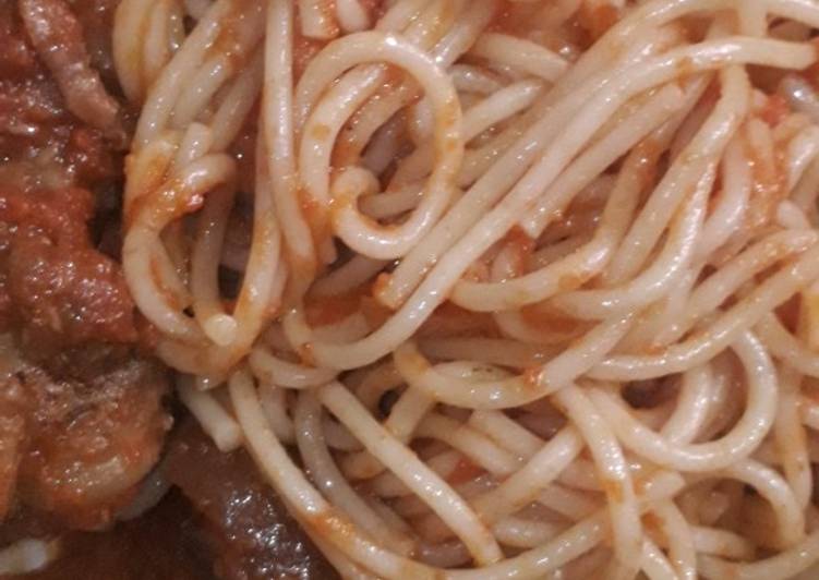 Simple Way to Prepare Quick Jollof spaghetti with chicken