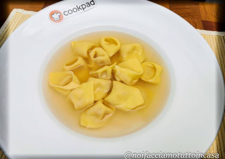 Tortellini in Brodo Fatti in Casa